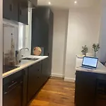 Paris: Cosy Appartement Au Pied De La Tour Eiffel